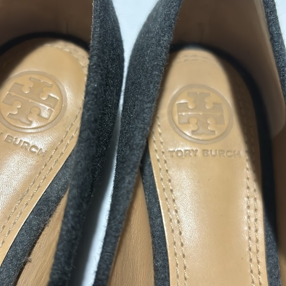 Tory Burch Antonia Loafer Heather Gray w/ Sea Shell Pink Logo Size 6.5 - Picture 3 of 7